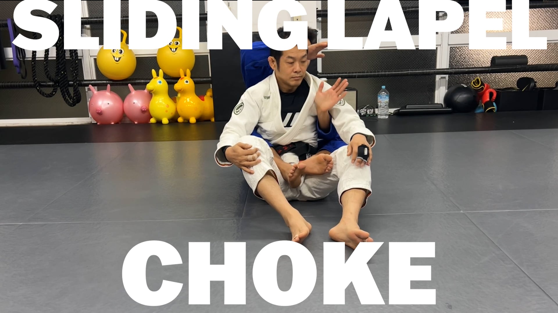 SLIDING LAPEL CHOKE/MYKE OURA