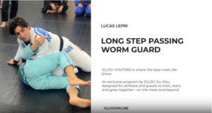 LONG STEP PASSING AGAINST WORM GUARD/LUCAS LEPRI